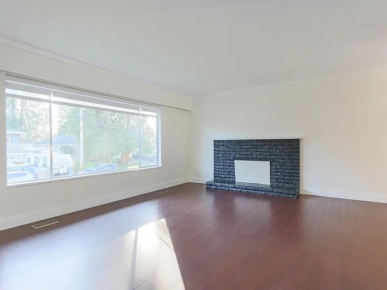 10833 85a Ave — Photo 8