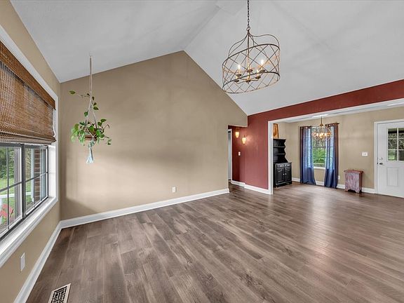 3rd image of 433 Glenwood Ave