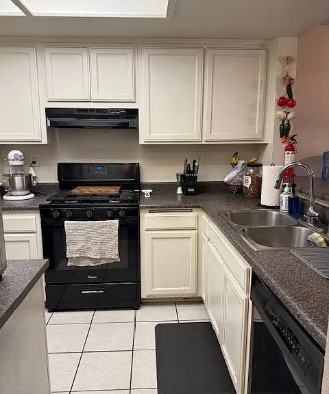6773 Foxcroft Ct — Photo 2