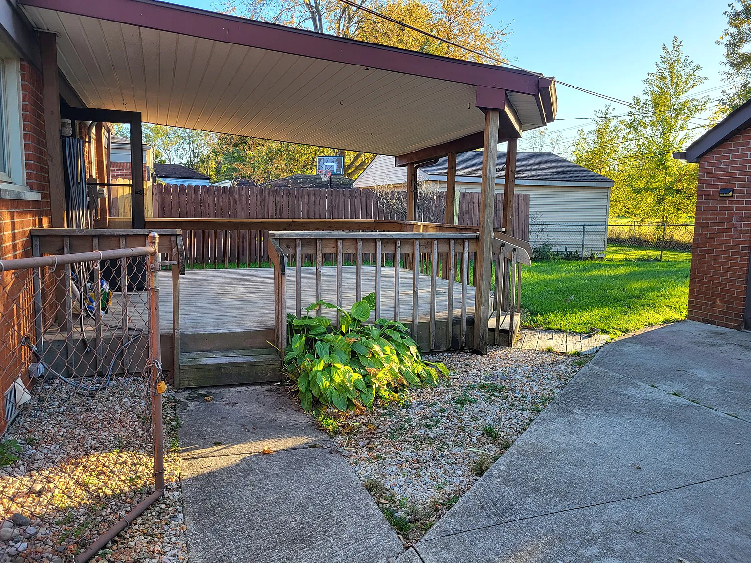 3 bed, 1036 sqft, $1,700 — Photo 2