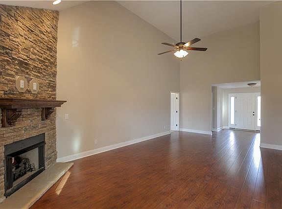 3rd image of 127 Fox Xing Lot 127