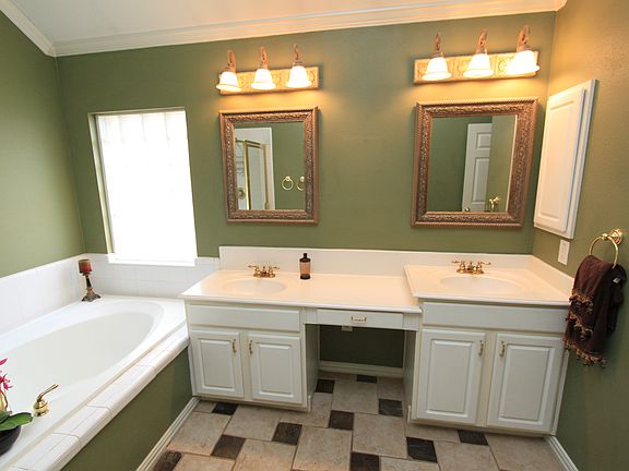 3rd image of 7415 Vine Grove Ct