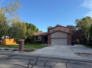 2829 E Willow Bend Dr, Sandy, UT 84093