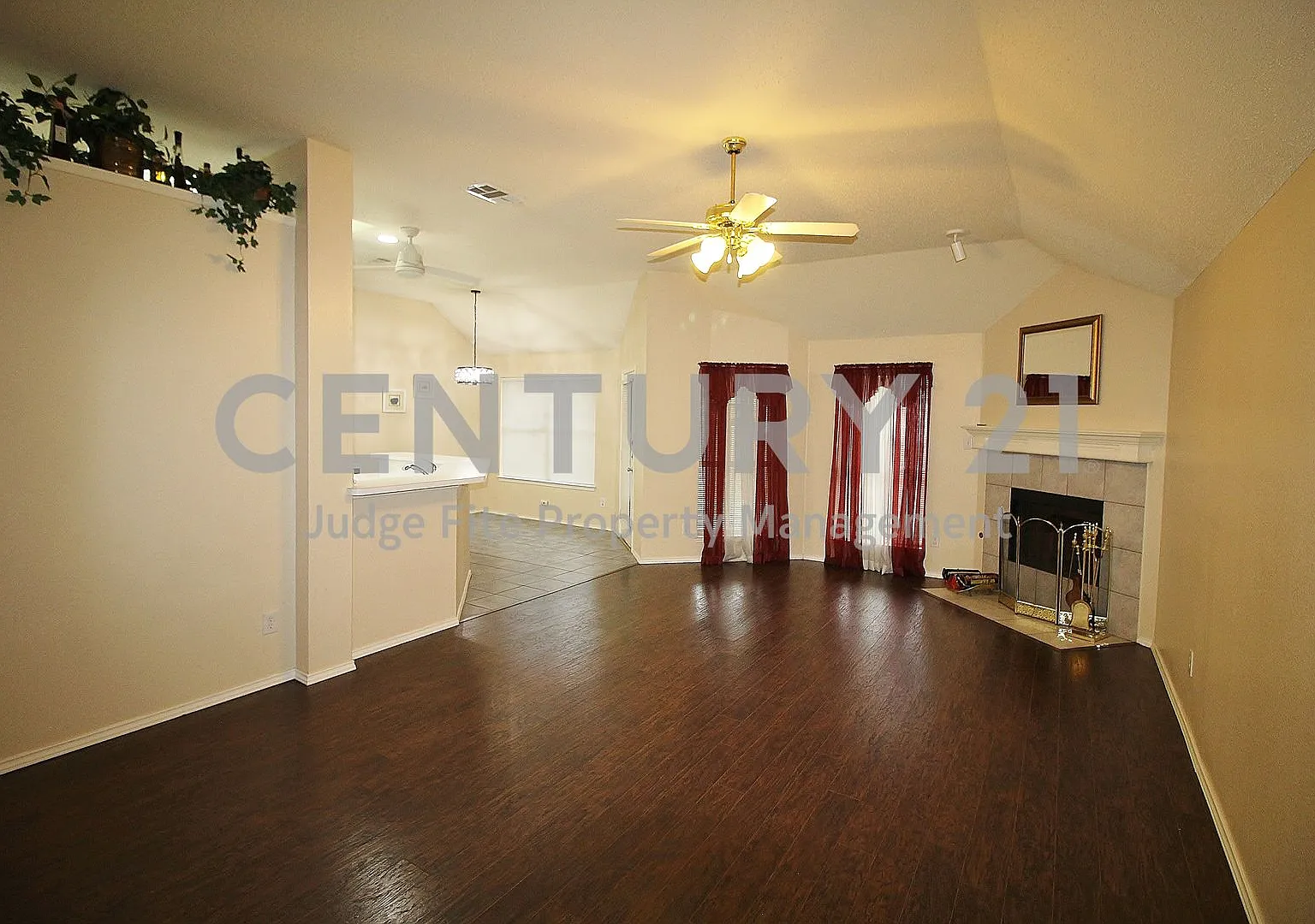 Well Maintained 4/2/2 with Additional 2 Car Carport in Mesquite For Rent! — Photo 3