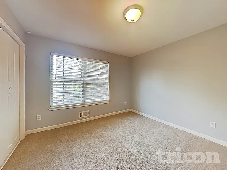 162 Robbens Dr — Photo 10