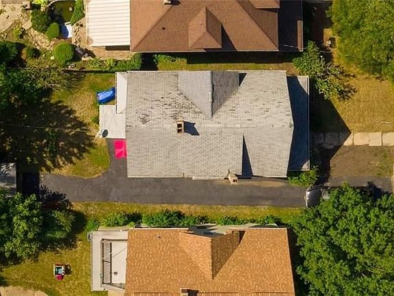 4th image of 281 Sommer St