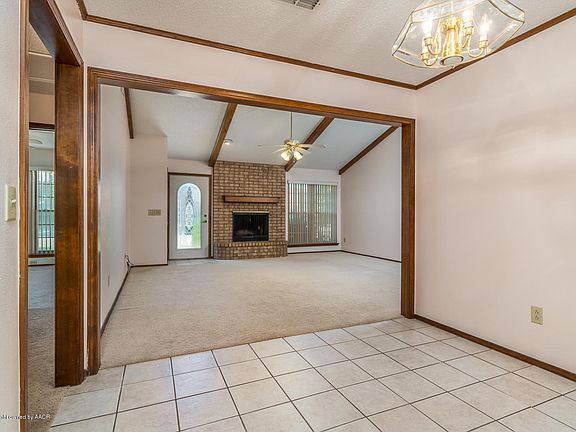 5th image of 3409 Gladstone Ln