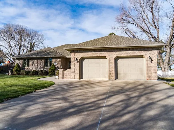 1615 Garfield Dr, Holdrege, NE 68949