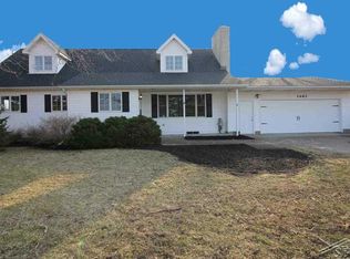 1463 S Poseyville Rd, Midland, MI 48640