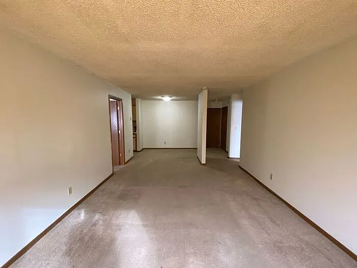 Building Photo - 624 S Gilbert St #5