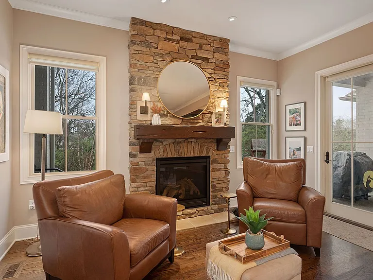 7715 Cathedral Hill Dr — Photo 17