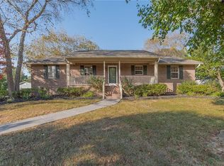 1110 Crescent Ct, Winston Salem, NC 27127