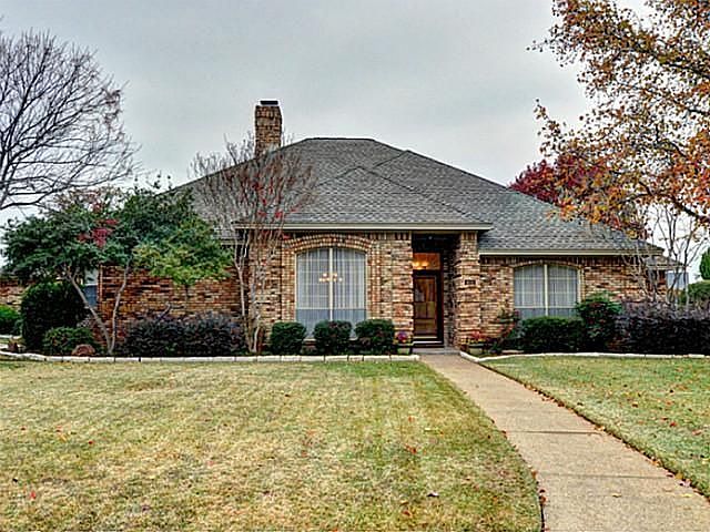1-story with easy access to downtown Dallas, Fort Worth & DFW Airport