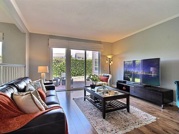5th image of 25 Pinehurst Ln