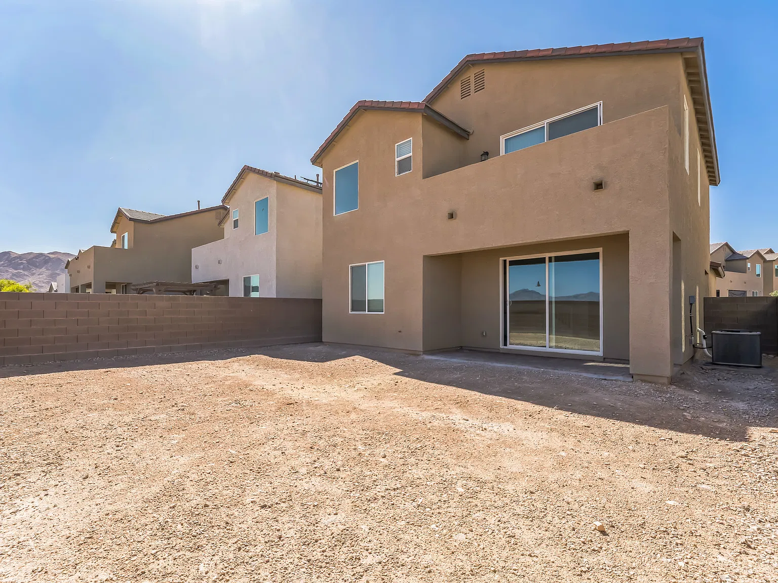 4 bed, 2353 sqft, $2,100 — Photo 2