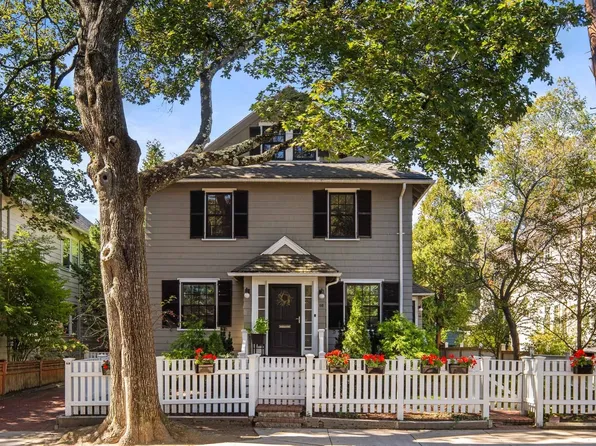 86-88 Grozier Rd, Cambridge, MA 02138