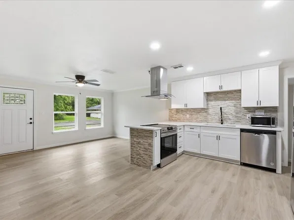 5260 Landry Ln, Beaumont, TX 77708