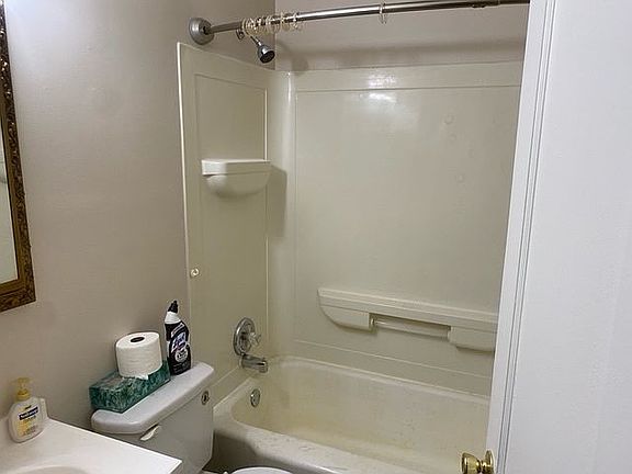 4th image of 2218 SW Seabrook Ave