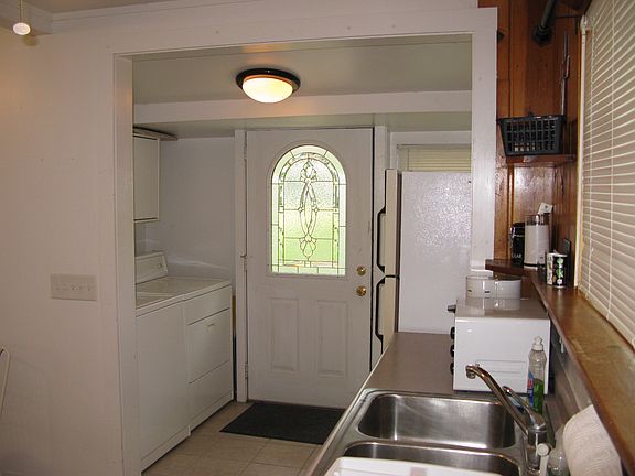 Entry,Laundry,Frig-fromBath,KitchenSouth