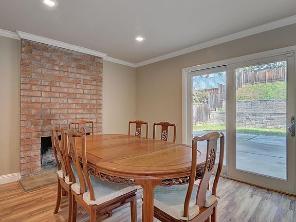 5th image of 3762 Brigadoon Way