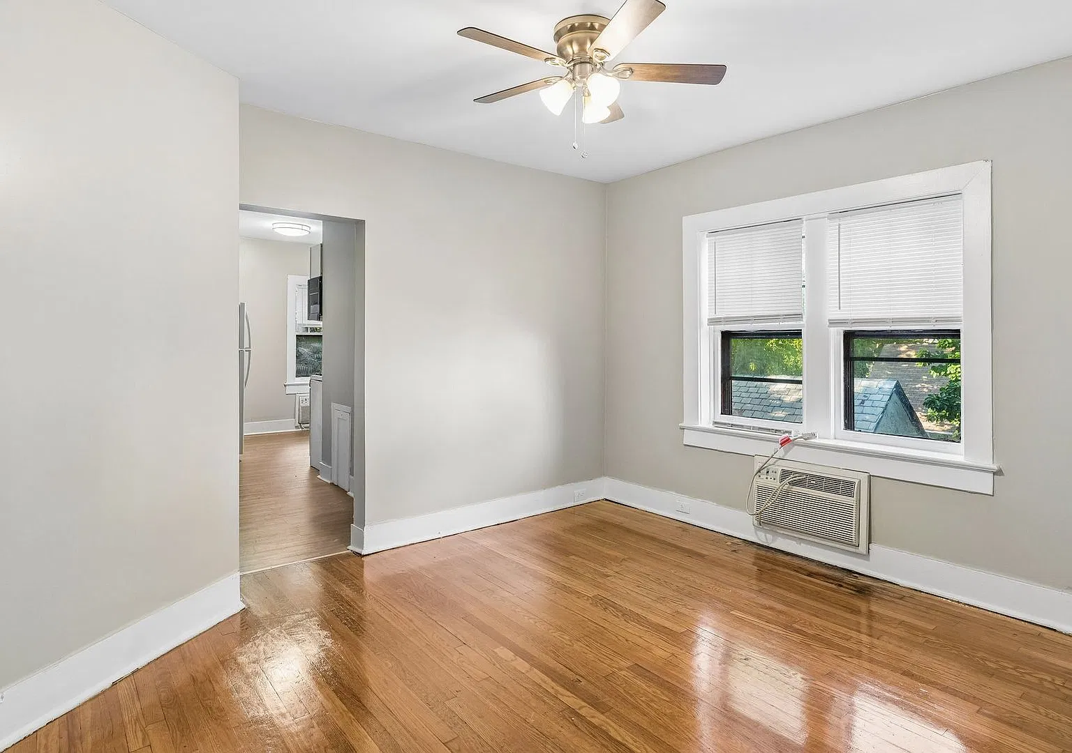 2254 Bryn Mawr Avenue — Photo 3