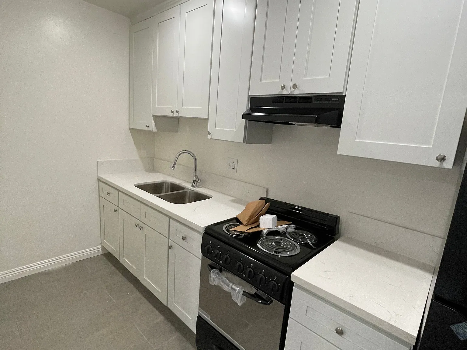 Studio, 400 sqft, $1,800 — Photo 2