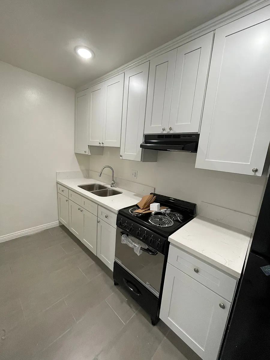 Building Photo - 141 S Avenue 55 #36