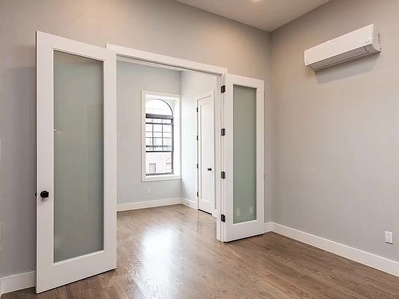 5th image of 364 Palmetto St #3M