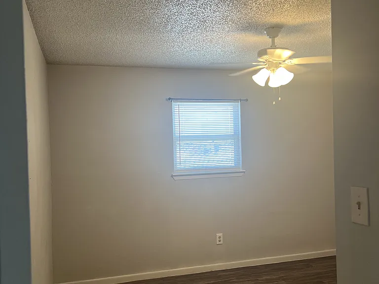 2106 Avenue K #4 — Photo 18