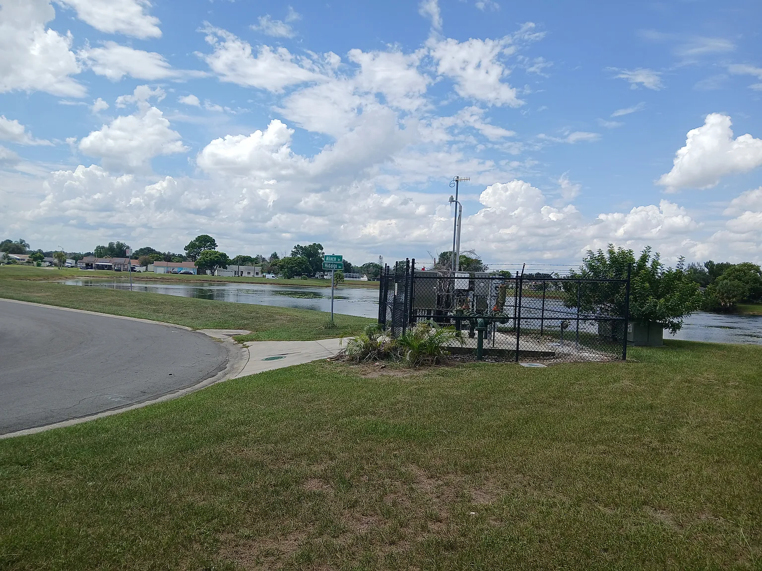 2 bed, 1200 sqft, $2,200 — Photo 2