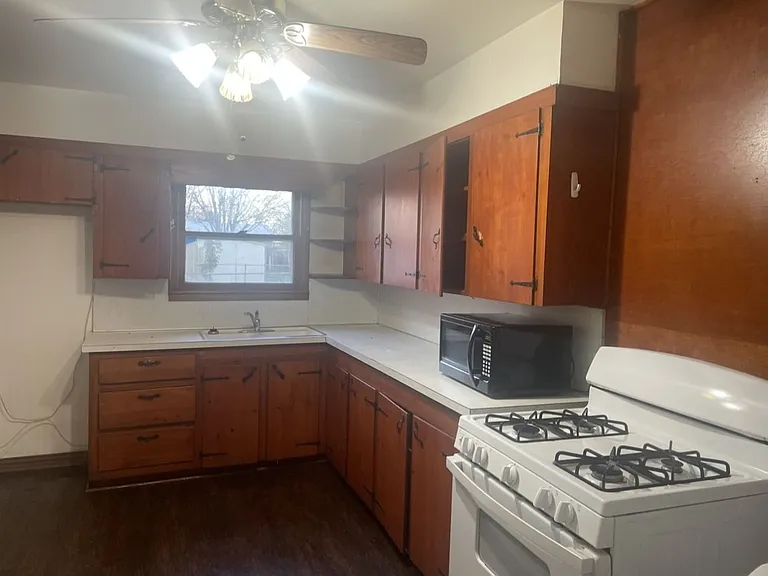1941 N Mockingbird Ln — Photo 4