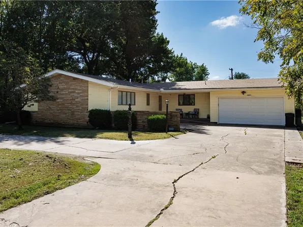 1220 Washington St, Fredonia, KS 66736