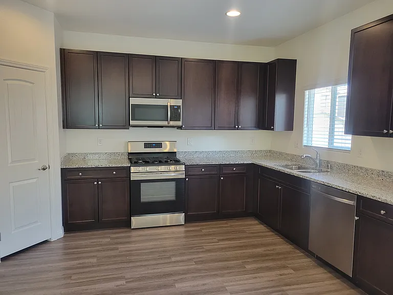 8056 Kings Guard St — Photo 16