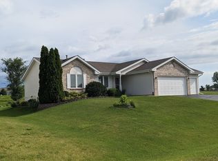 12829 Springhill Dr, Winnebago, IL 61088