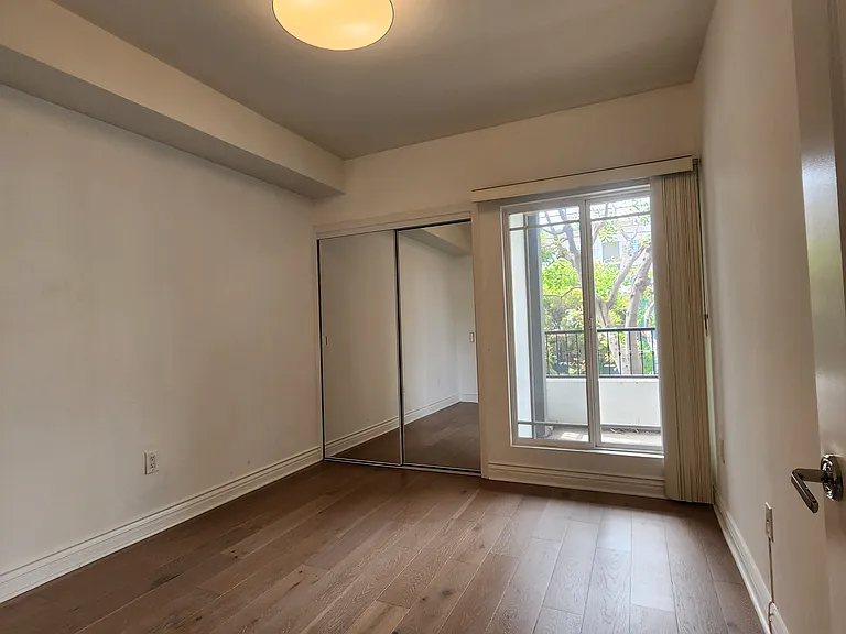 147 S Doheny Dr #102 — Photo 20