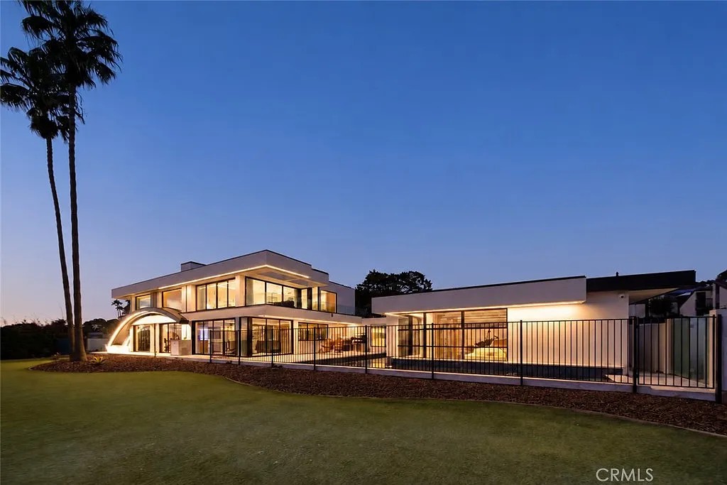 4 bed, 5.5 bath, 4615 sqft, $50,000 — Photo 3