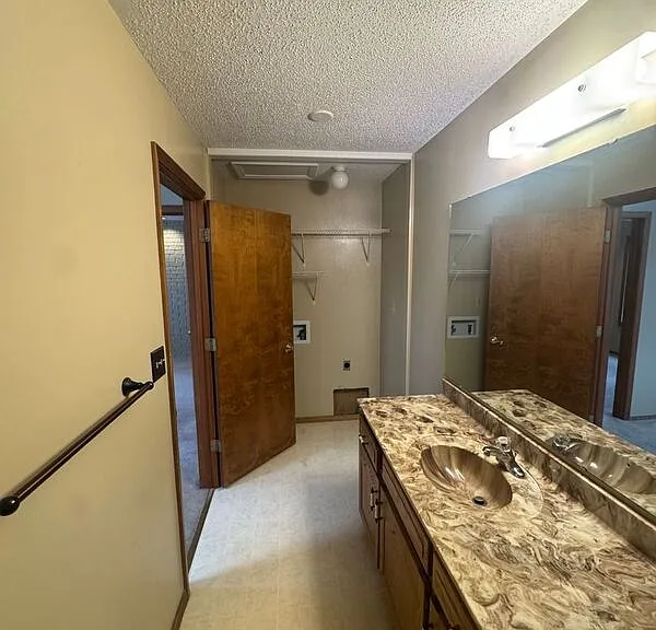 510 E Elm St #E — Photo 13