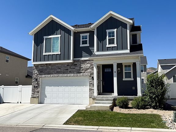 2nd image of 934 W 2740 N