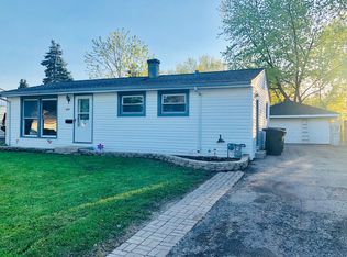 149 Golfview Ln, Carpentersville, IL
