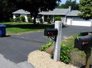 101 Ridgewood Dr, Leominster, MA 01453
