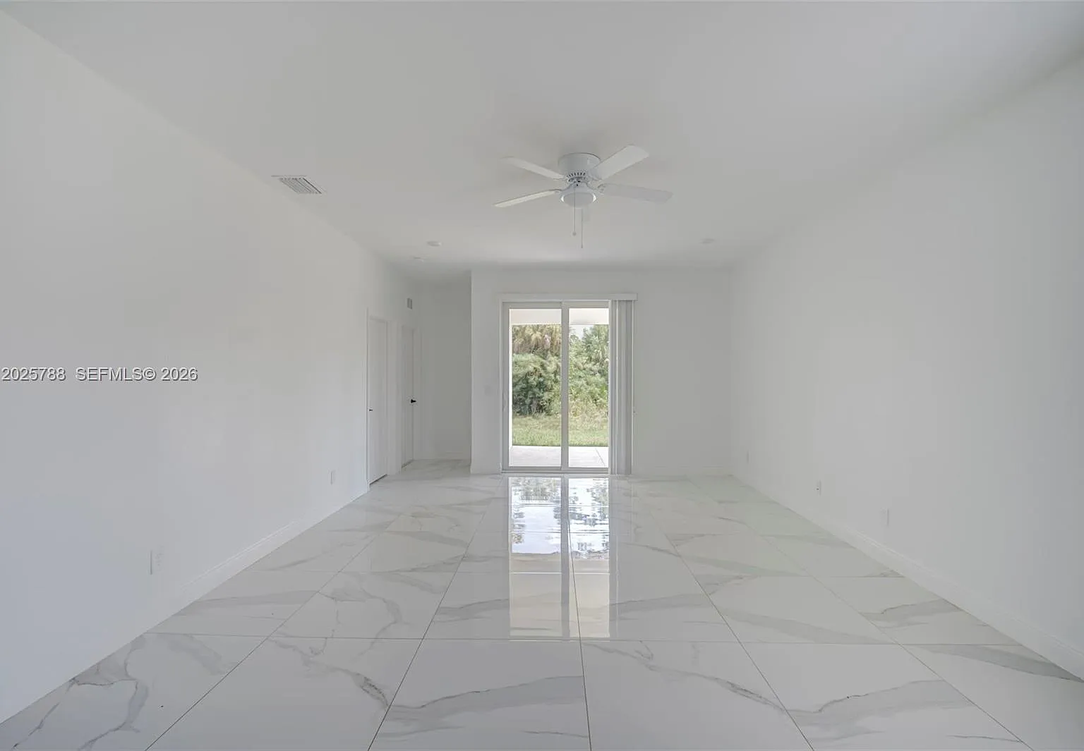 4 bed, 2.0 bath, 1534 sqft, $2,099 — Photo 4