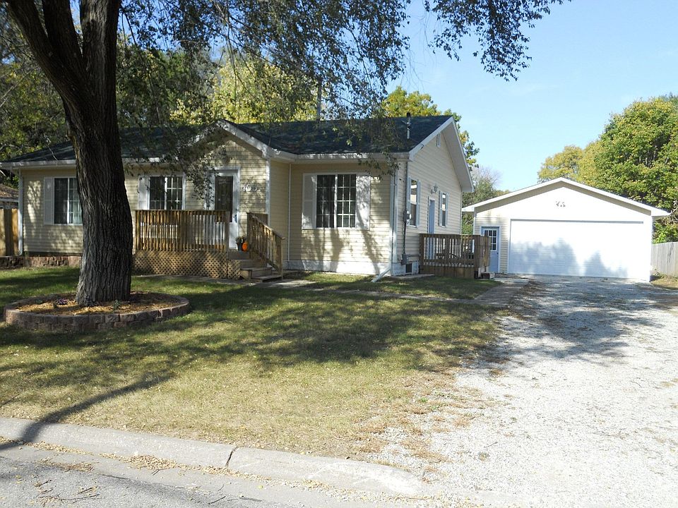 1st image of 405 E End Ave