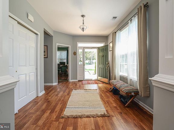 5th image of 15 Shady Stream Rd