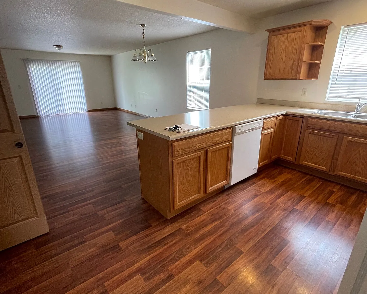 Single Family two bedroom, two bathroom, two car garage home is ready for you. — Photo 1