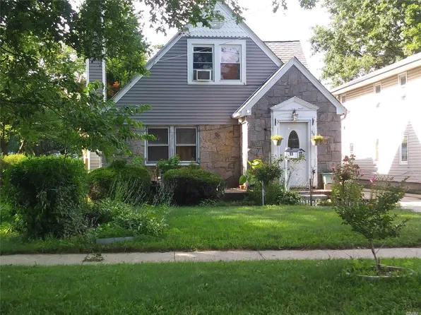 39 Lawson St, Hempstead, NY 11550
