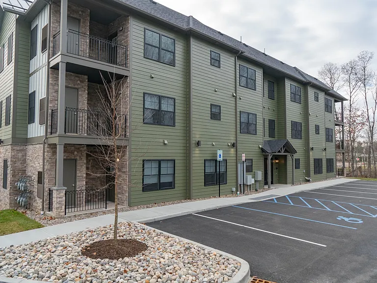 Station Lane Apartments — Photo 23
