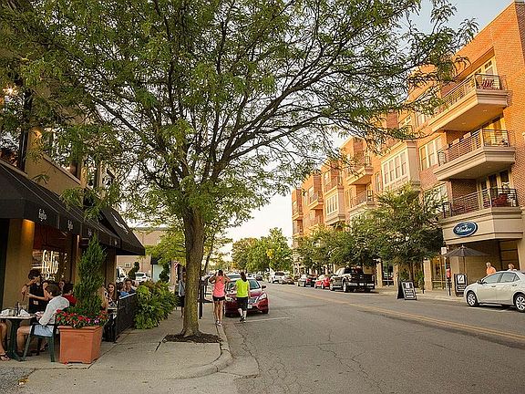 5th image of 927 Northwest Blvd #Townhouse
