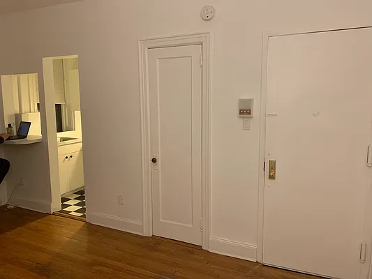 Rented by American Way Real Estate Inc | media 29