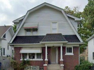 810 Lenox Ave #2, Waukegan, IL 60085