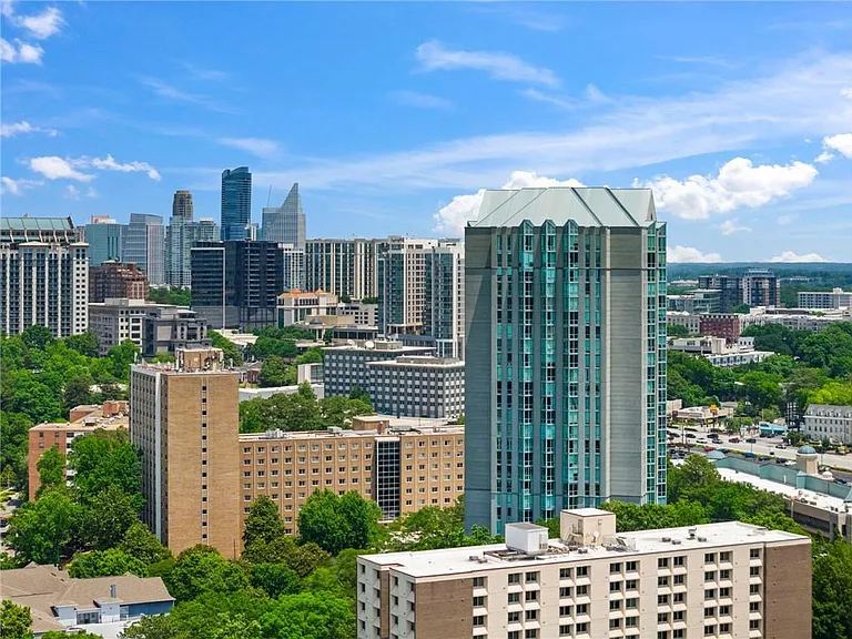 2870 Pharr Court South NW #907 — Photo 32